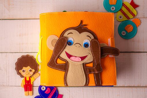 OOWI - Monkey Winkie Busy Book